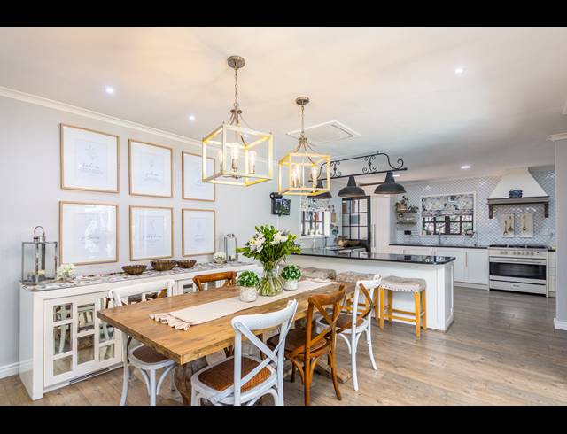 6 BEDROOM FREEHOLD FOR SALE IN FLAMINGO VLEI